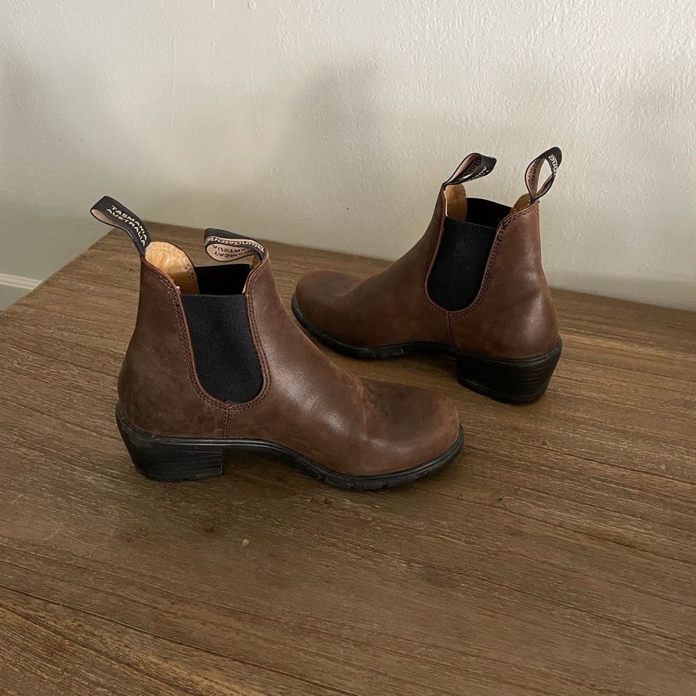 Blundstone Women’s originals. Brown.